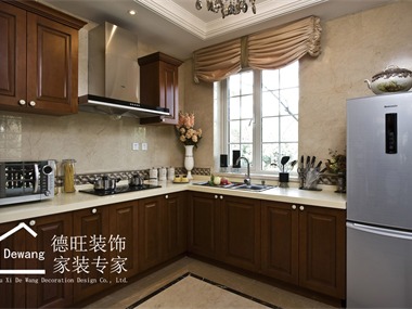 既保留了古典歐式的大氣奢華又融合了當代的現(xiàn)代流行元
