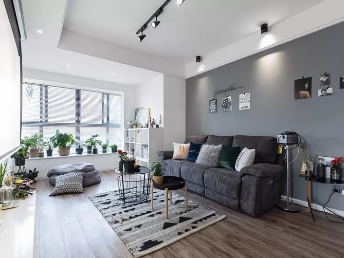 75m²自由寫(xiě)意的loft婚房，2房改1房，多出1個(gè)衣帽間